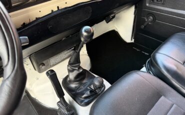 Land-Rover-Defender-1987-SUV-37