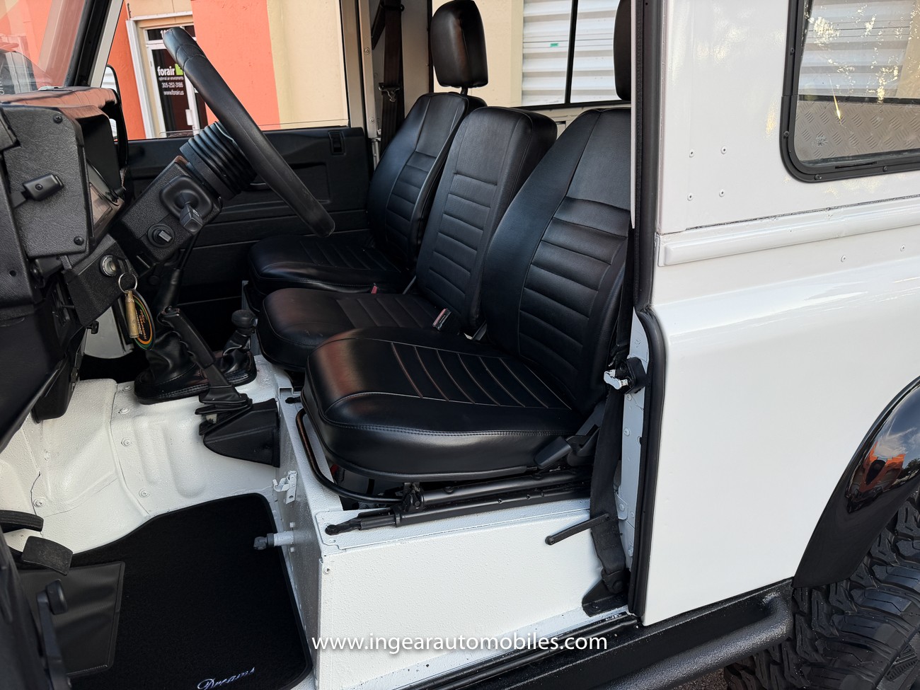 Land-Rover-Defender-1987-SUV-38