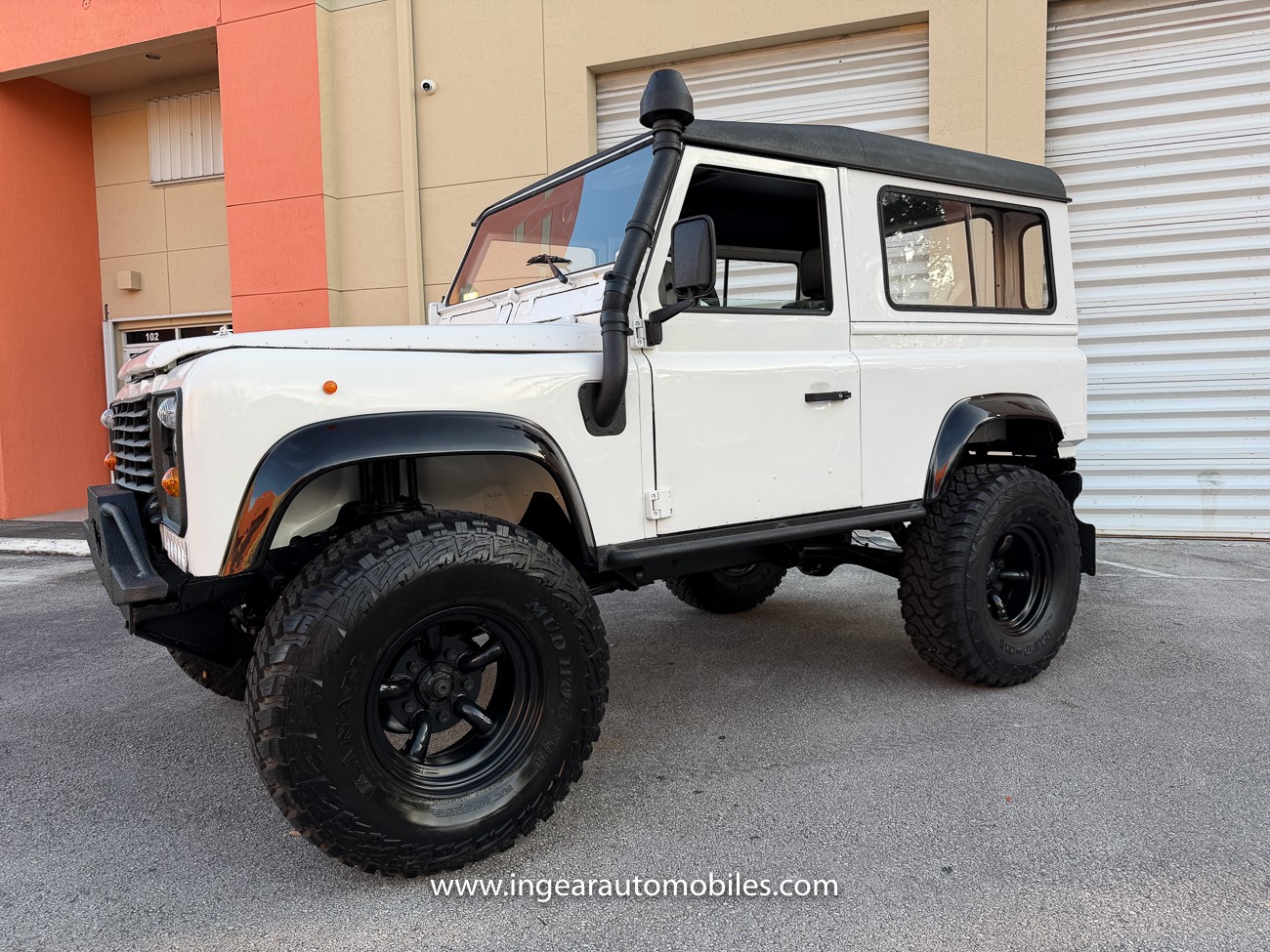 Land-Rover-Defender-1987-SUV-5