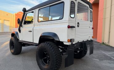 Land-Rover-Defender-1987-SUV-6