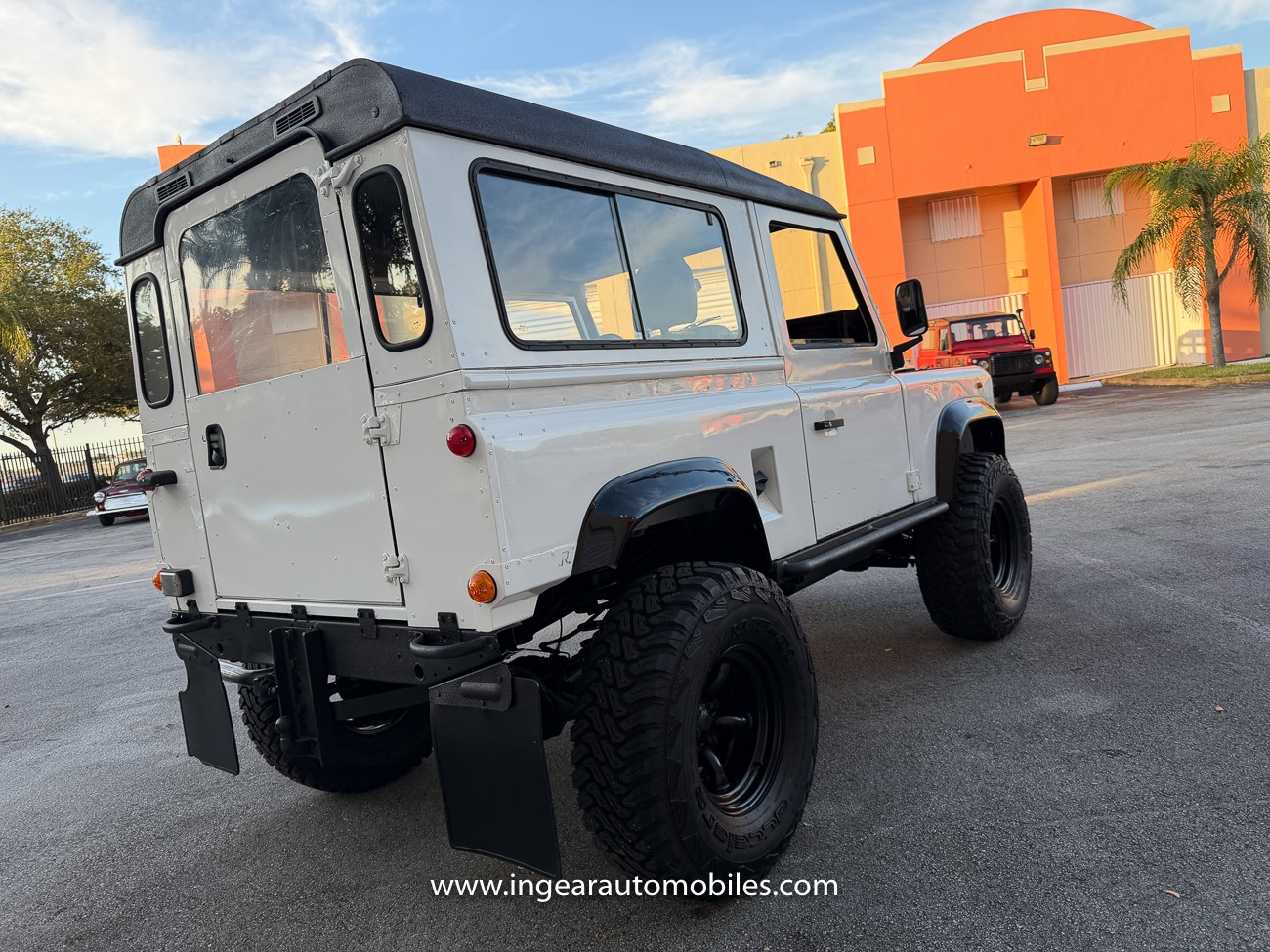 Land-Rover-Defender-1987-SUV-8