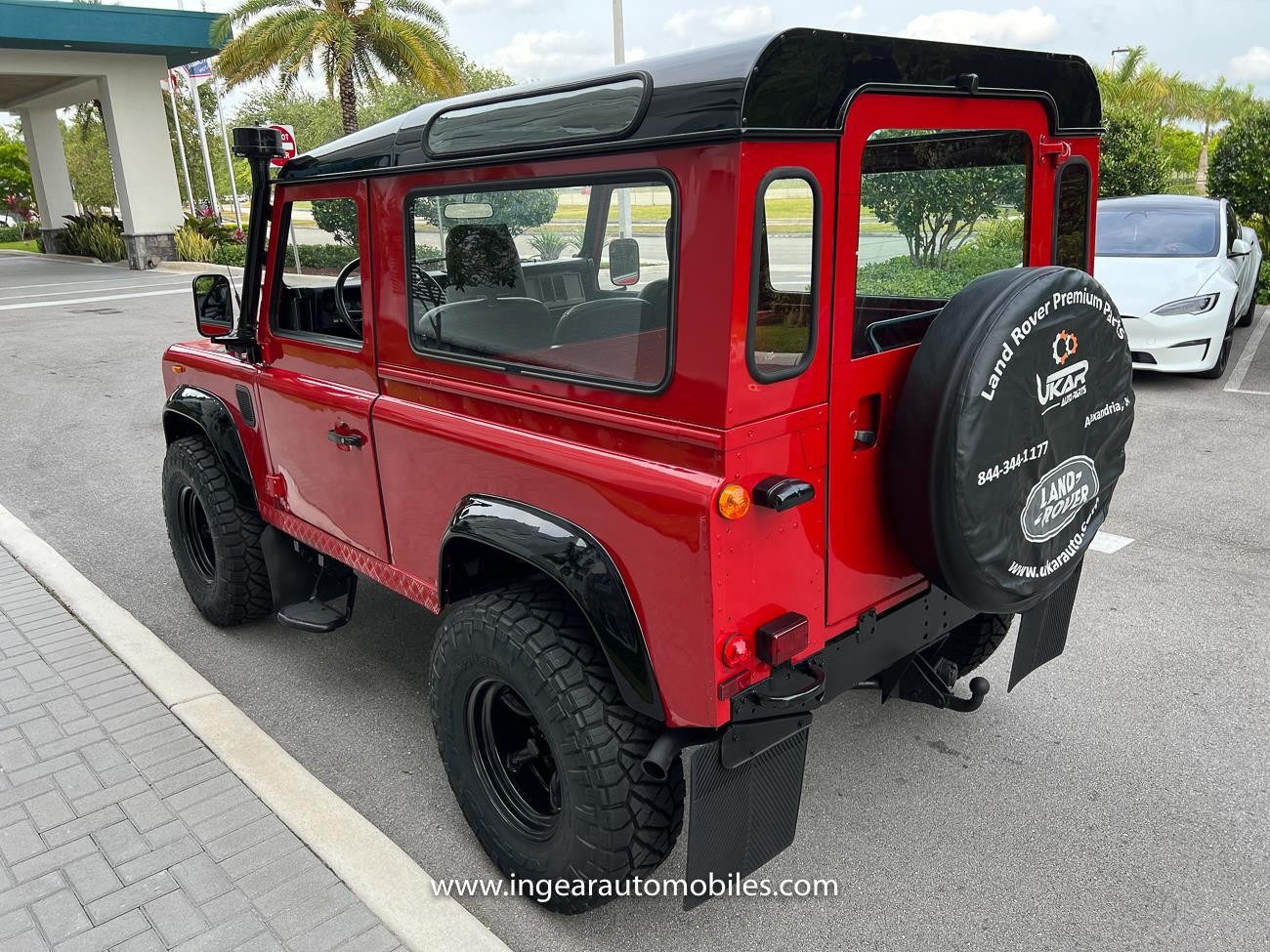 Land-Rover-Defender-1990-SUV-1