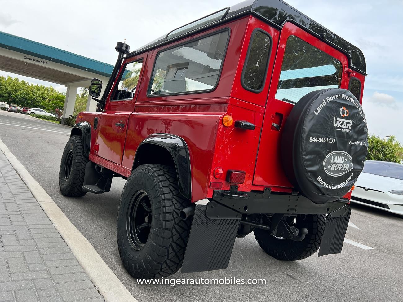 Land-Rover-Defender-1990-SUV-11