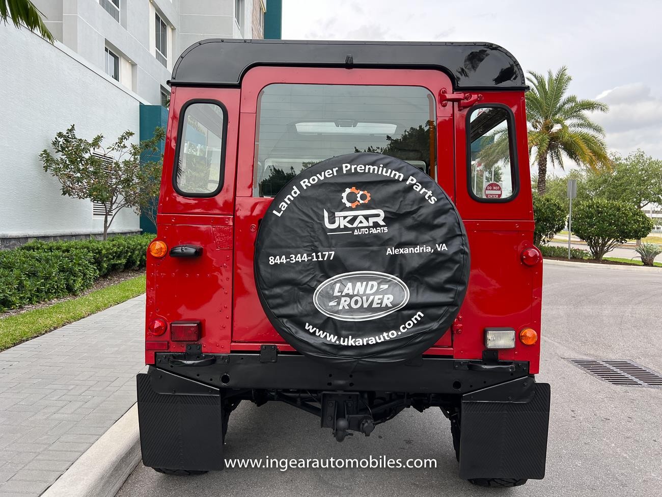 Land-Rover-Defender-1990-SUV-13