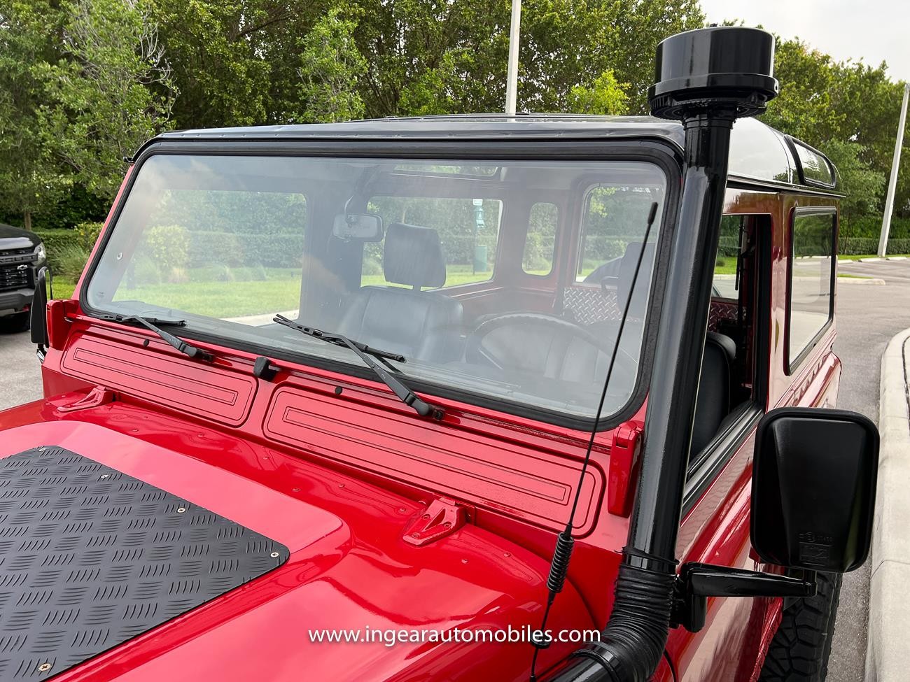 Land-Rover-Defender-1990-SUV-18