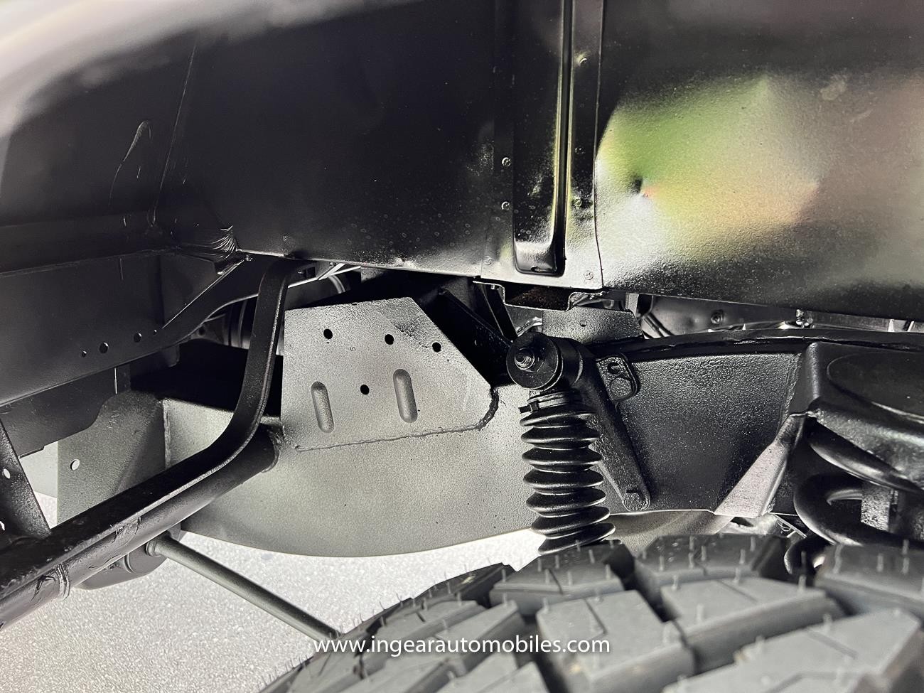 Land-Rover-Defender-1990-SUV-29