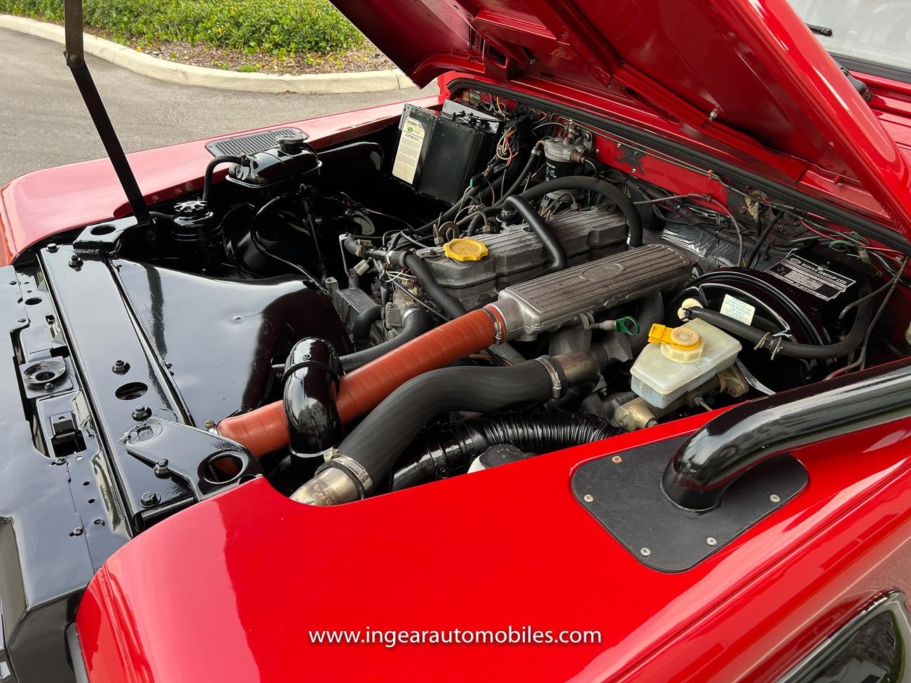 Land-Rover-Defender-1990-SUV-3