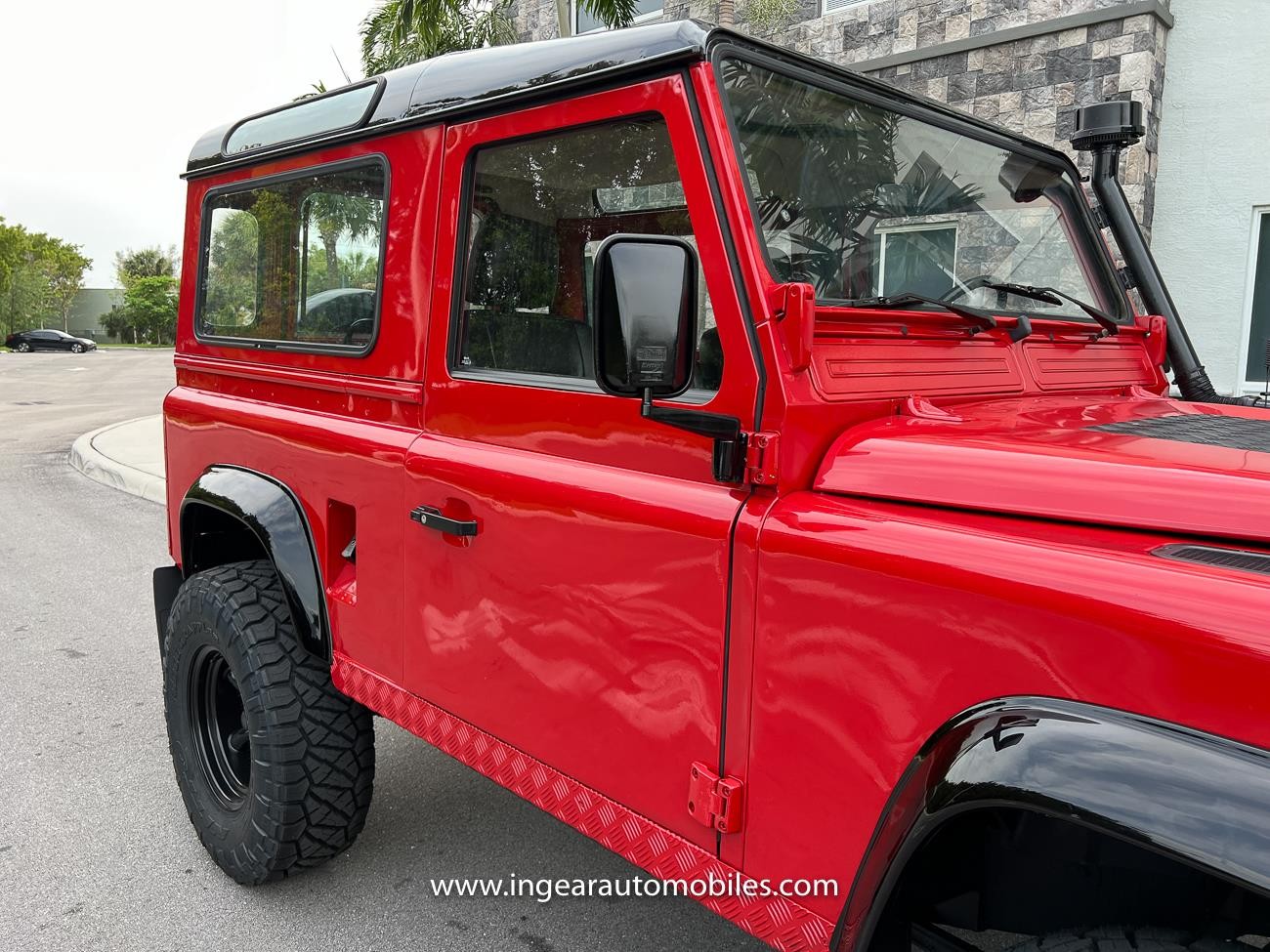 Land-Rover-Defender-1990-SUV-36