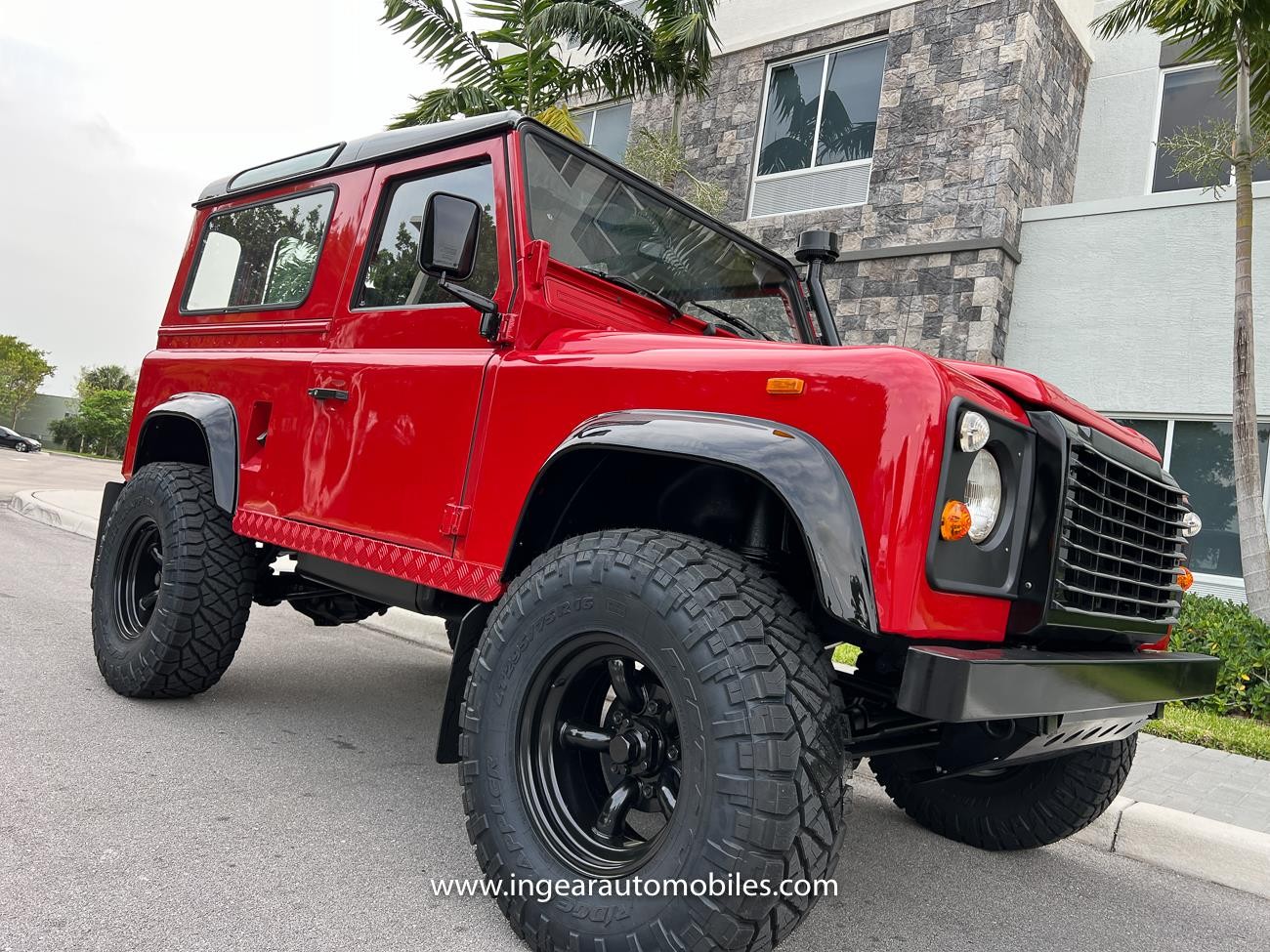 Land-Rover-Defender-1990-SUV-37