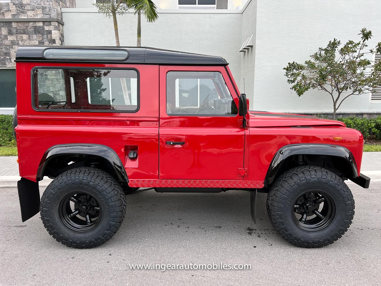 Land-Rover-Defender-1990-SUV-7