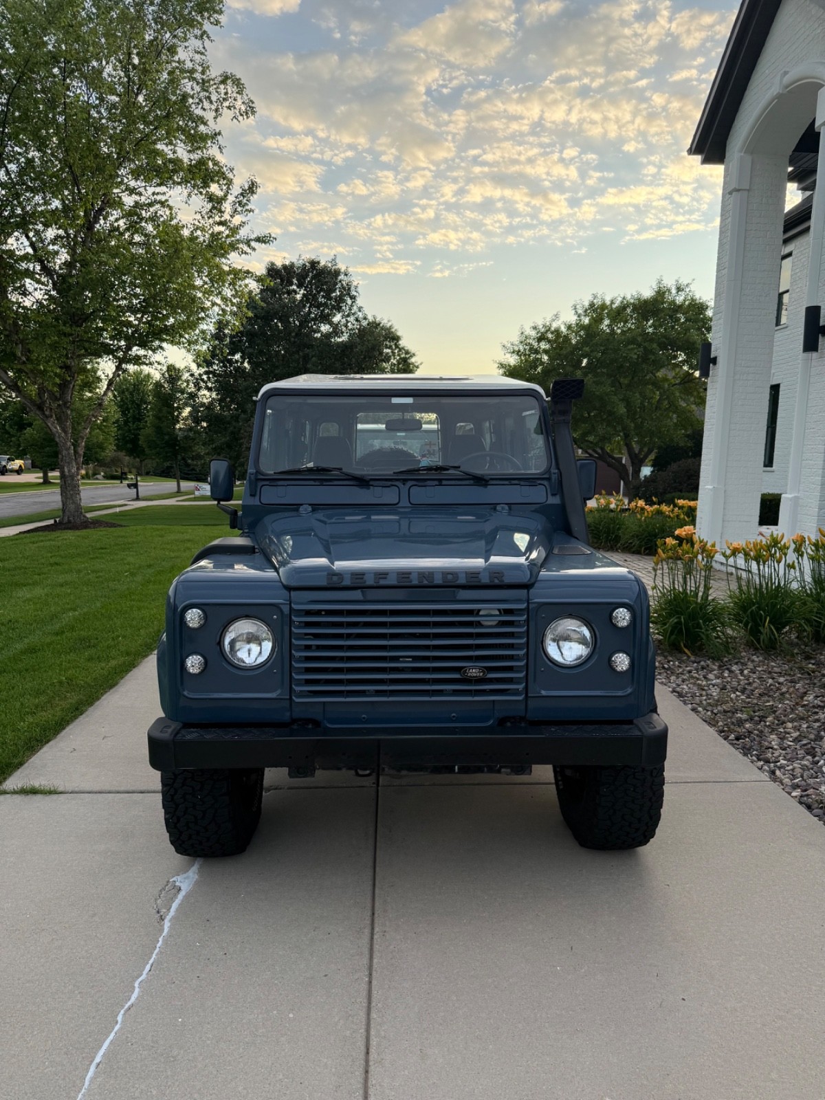 Land-Rover-Defender-1991-1