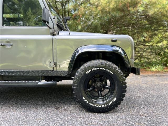 Land-Rover-Defender-1991-10