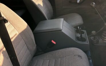 Land-Rover-Defender-1991-13