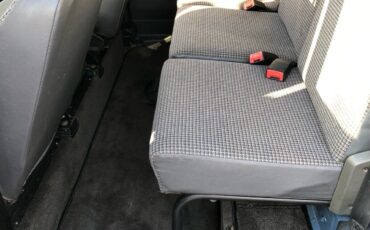 Land-Rover-Defender-1991-14