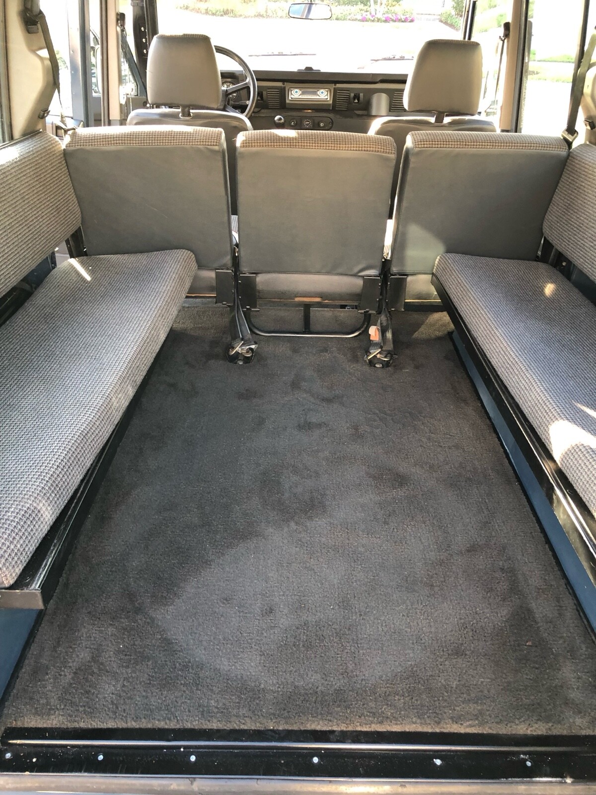 Land-Rover-Defender-1991-15