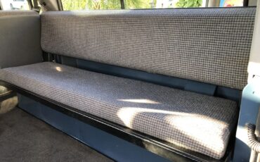 Land-Rover-Defender-1991-16