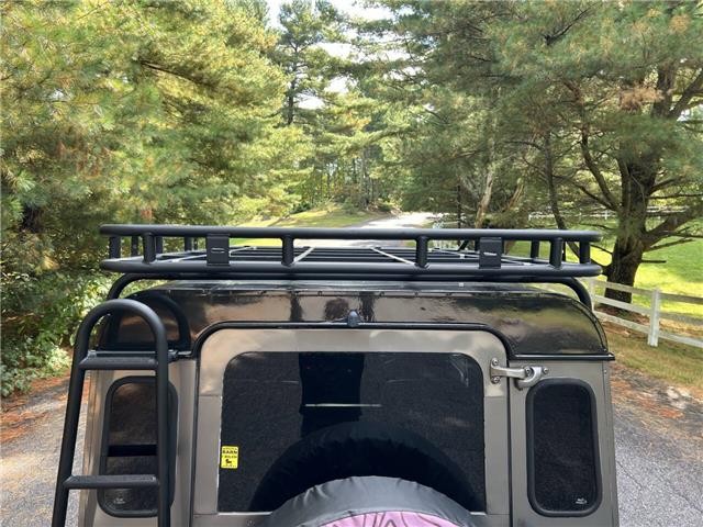 Land-Rover-Defender-1991-16
