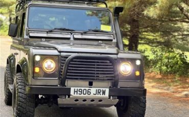 Land-Rover-Defender-1991-17