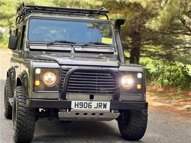 Land-Rover-Defender-1991-17