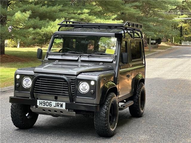Land-Rover-Defender-1991-18