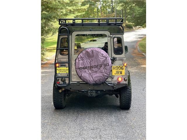 Land-Rover-Defender-1991-21