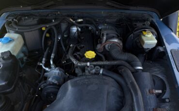 Land-Rover-Defender-1991-22