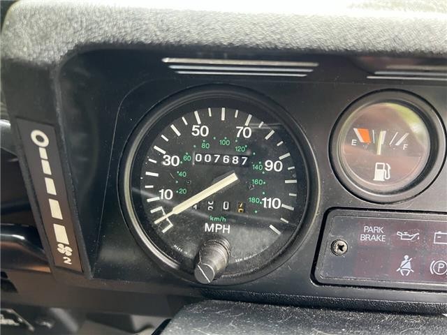 Land-Rover-Defender-1991-27