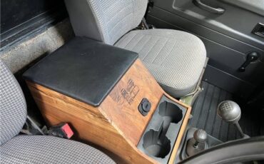 Land-Rover-Defender-1991-29