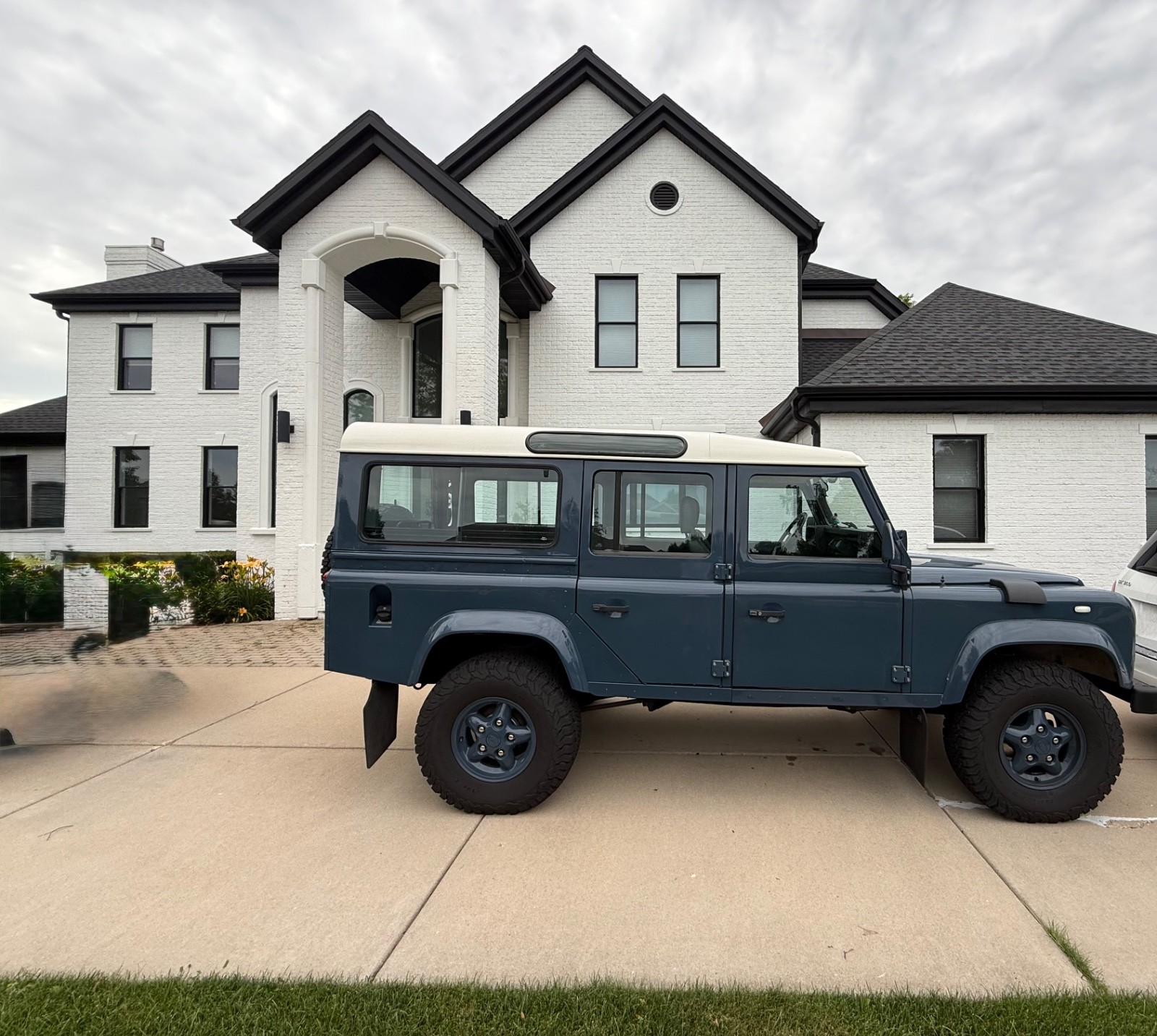 Land-Rover-Defender-1991-3