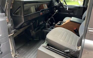Land-Rover-Defender-1991-31