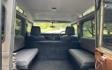 Land-Rover-Defender-1991-36