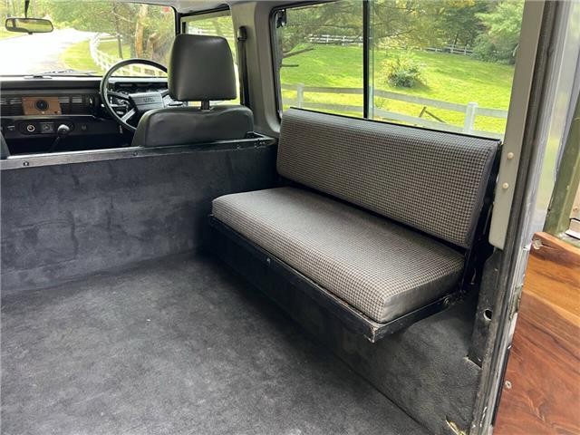 Land-Rover-Defender-1991-38