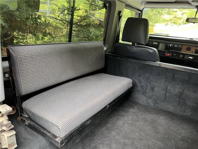 Land-Rover-Defender-1991-39