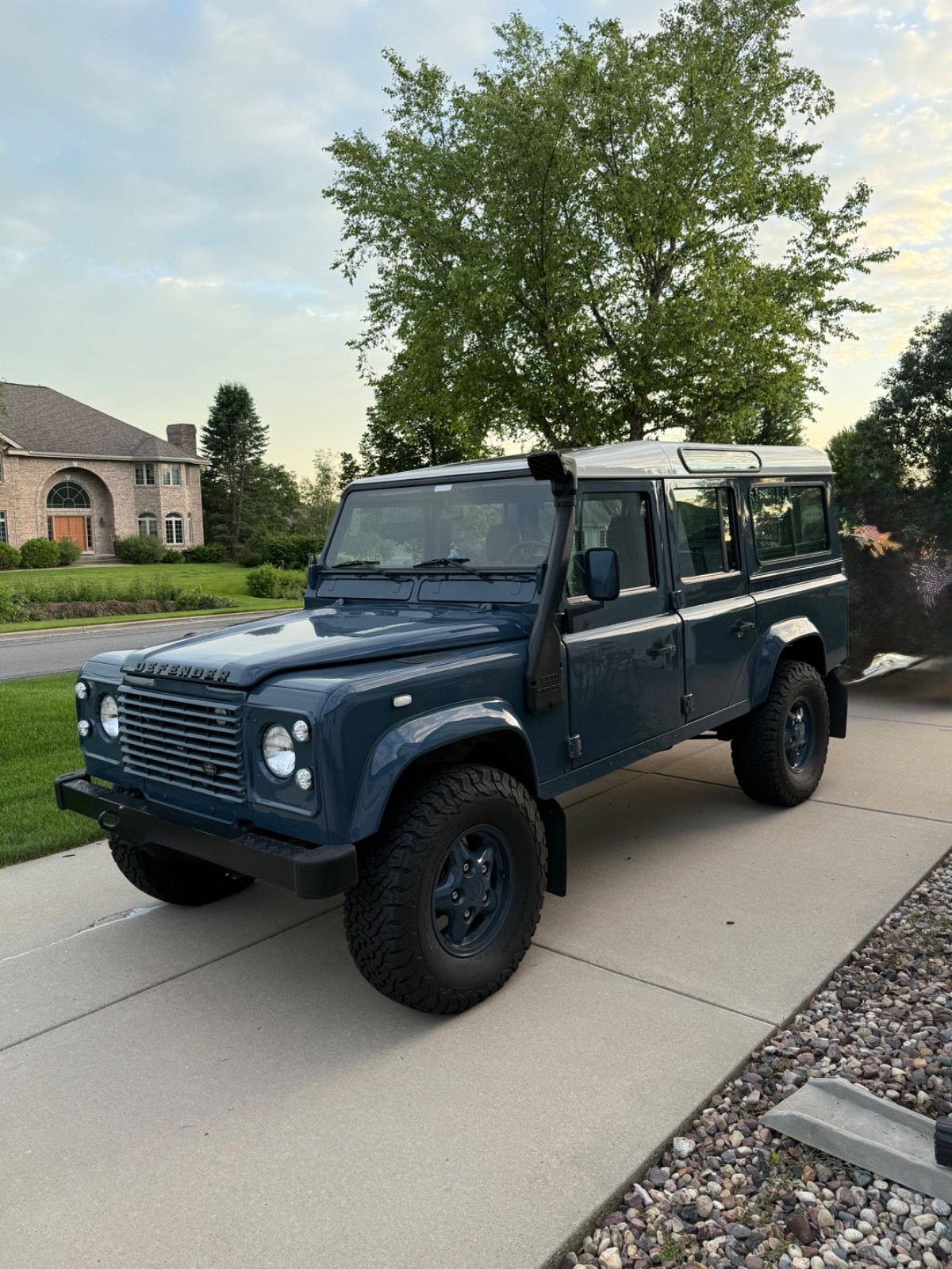 Land-Rover-Defender-1991-8