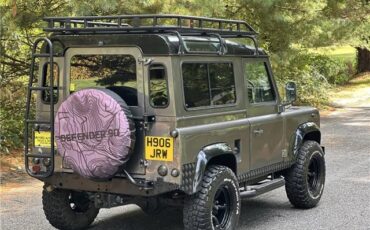 Land-Rover-Defender-1991-8