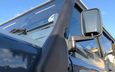 Land-Rover-Defender-1991-9