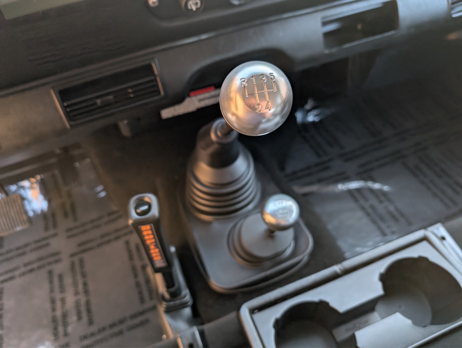 Land-Rover-Defender-1992-SUV-16