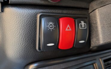 Land-Rover-Defender-1992-SUV-19