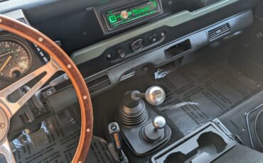 Land-Rover-Defender-1992-SUV-21