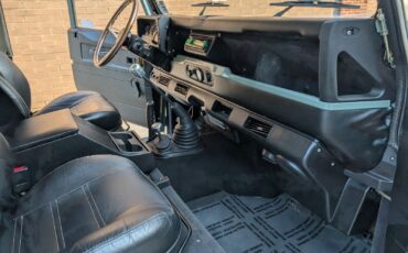 Land-Rover-Defender-1992-SUV-23