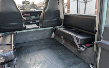 Land-Rover-Defender-1992-SUV-27