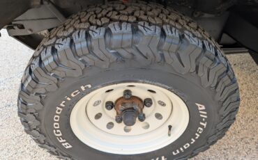 Land-Rover-Defender-1992-SUV-34