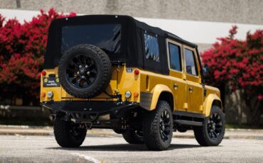 Land-Rover-Defender-1993-4D-Sport-Utility-10