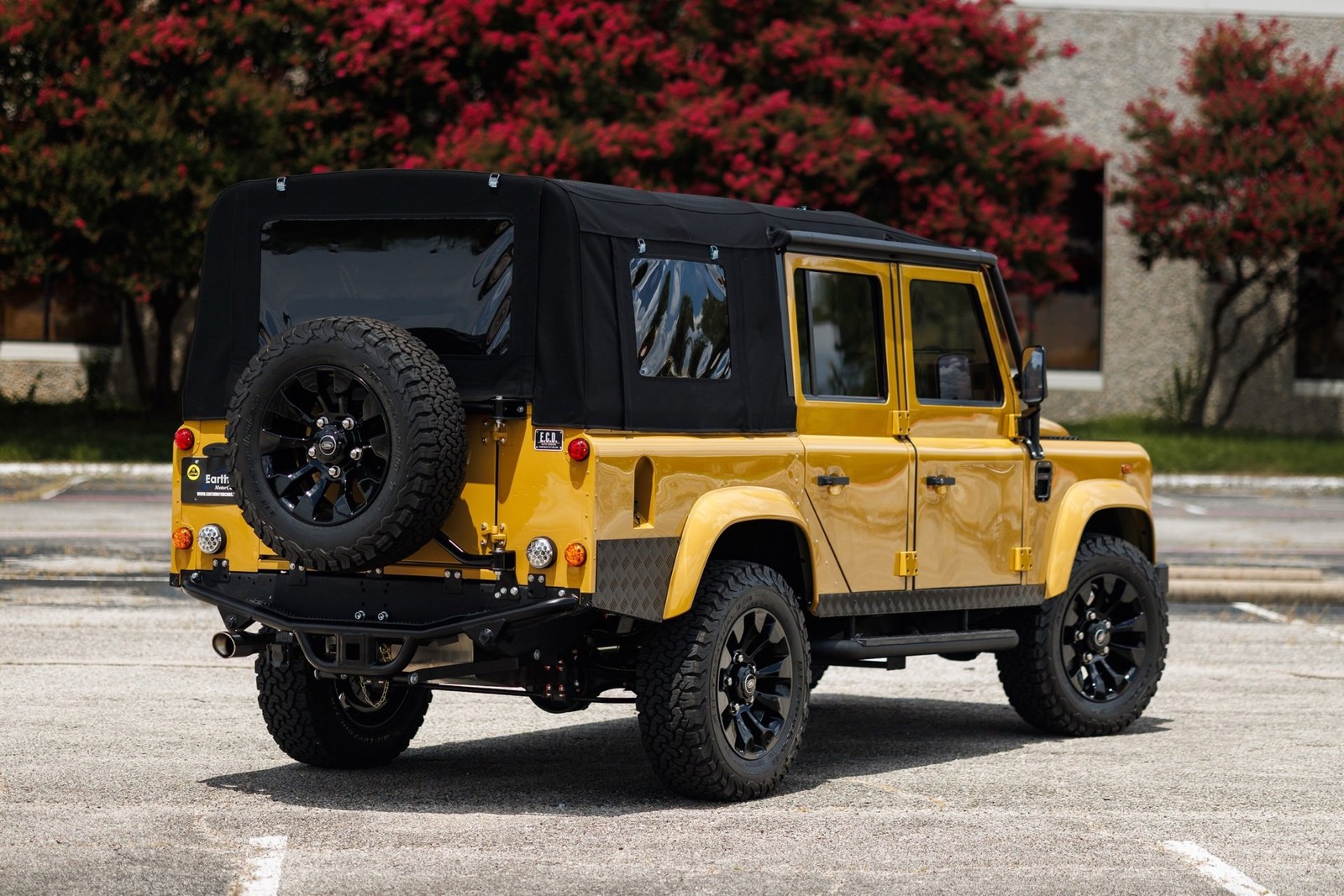 Land-Rover-Defender-1993-4D-Sport-Utility-11