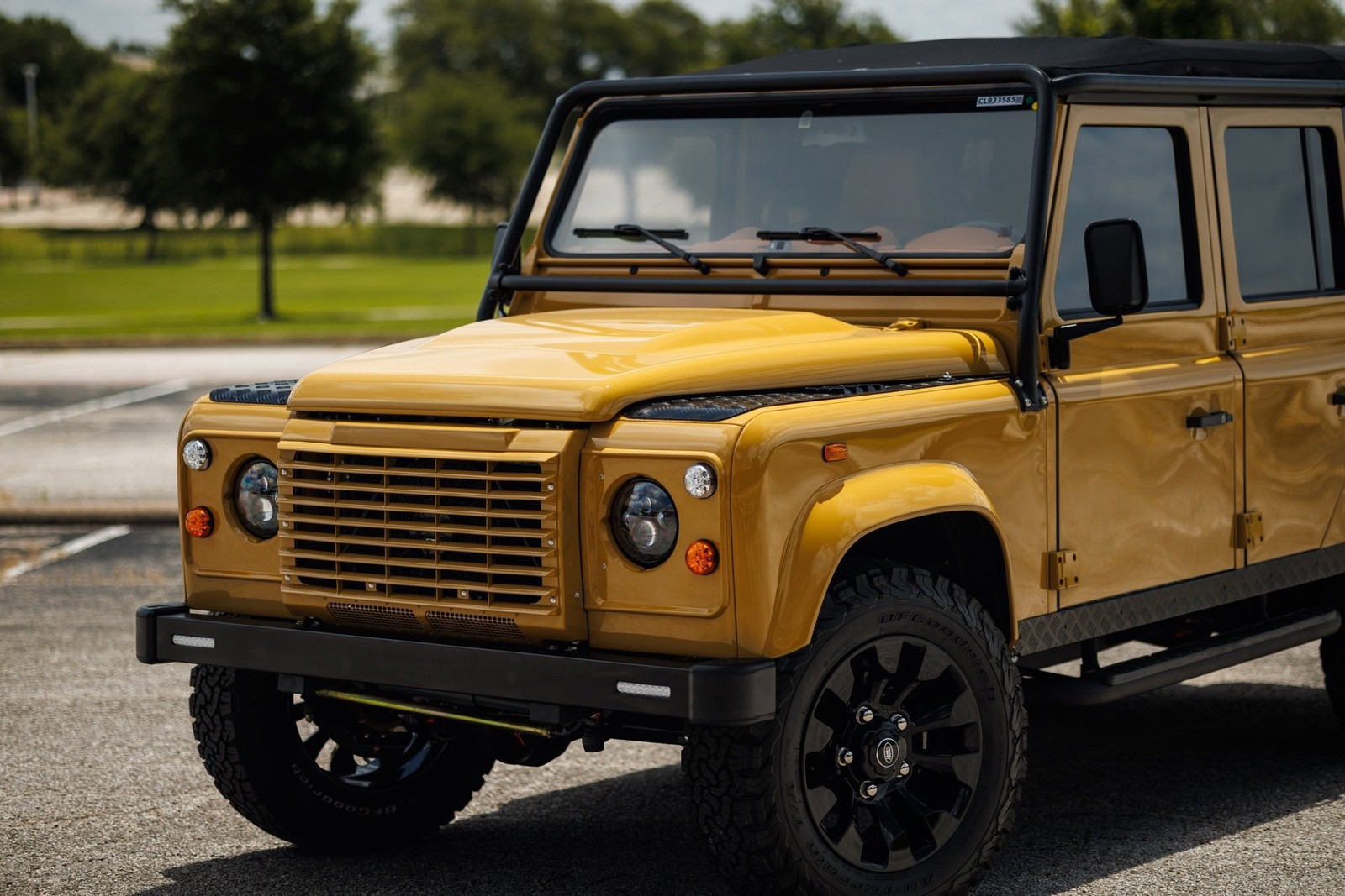 Land-Rover-Defender-1993-4D-Sport-Utility-12