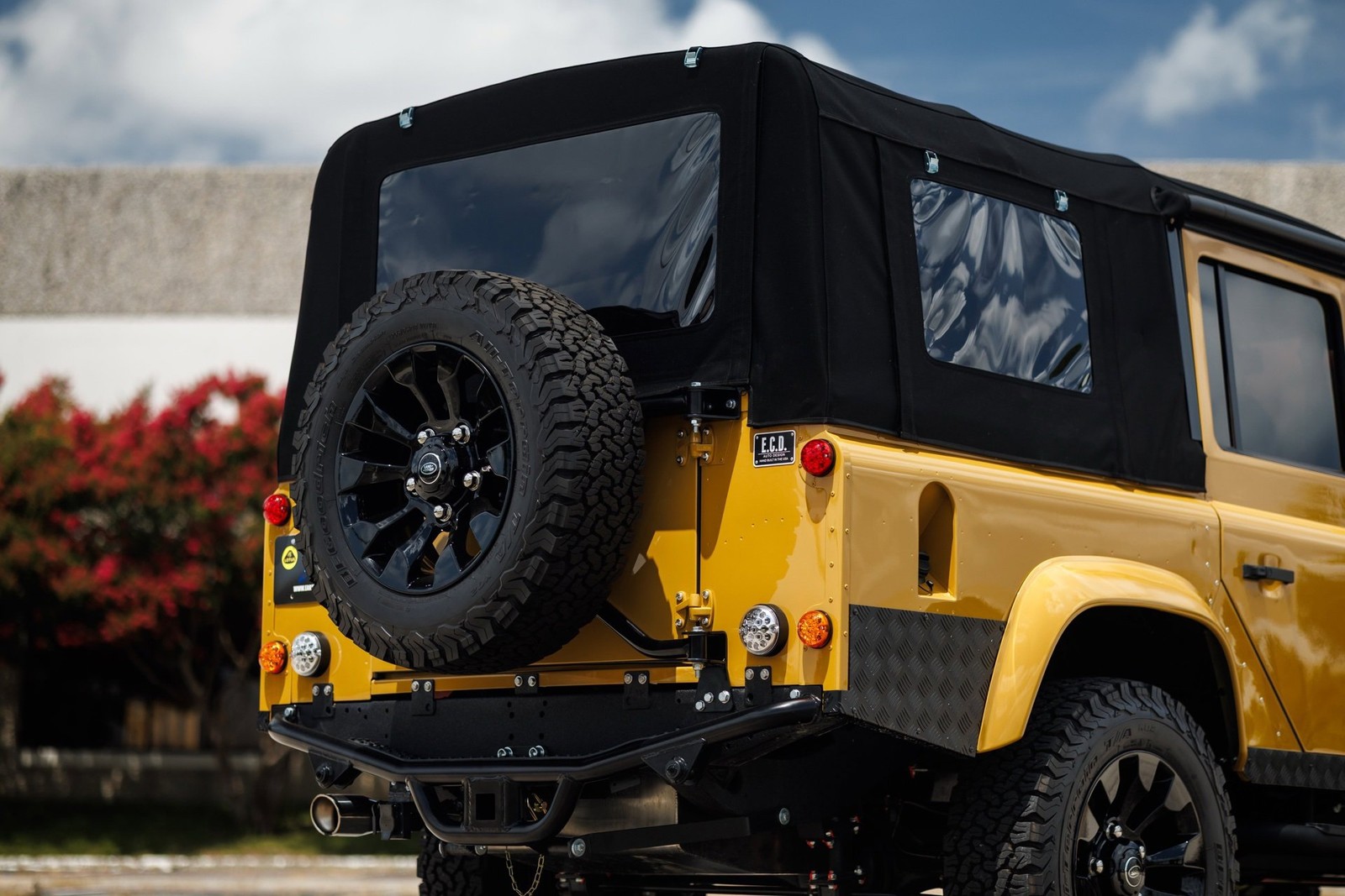 Land-Rover-Defender-1993-4D-Sport-Utility-14