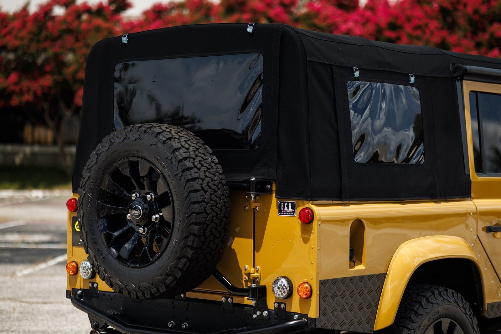 Land-Rover-Defender-1993-4D-Sport-Utility-15