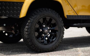 Land-Rover-Defender-1993-4D-Sport-Utility-29