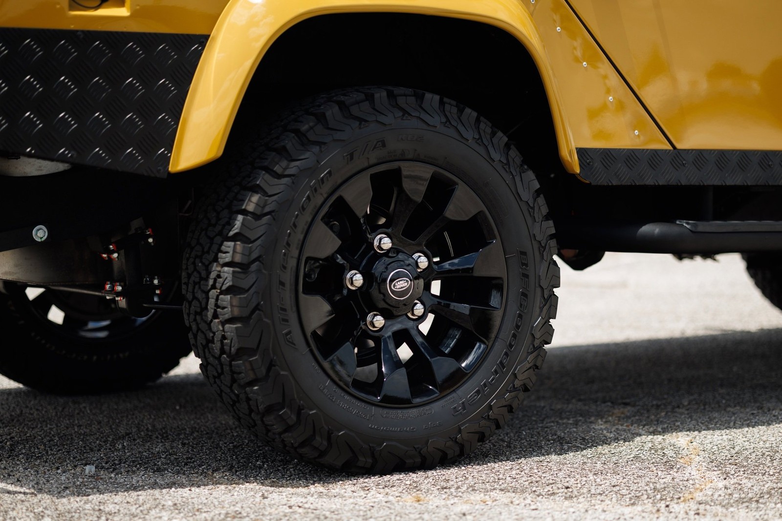 Land-Rover-Defender-1993-4D-Sport-Utility-29