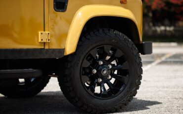 Land-Rover-Defender-1993-4D-Sport-Utility-30